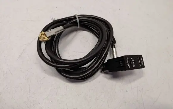 BMW 4 F32 F33 AUX in-socket connector 84109229247 84109229245