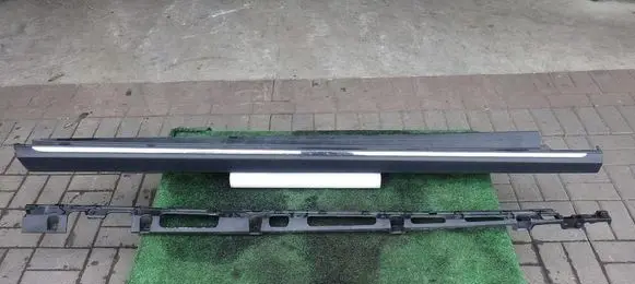 Mercedes-Benz ML W166 Front sill trim cover A1666980354