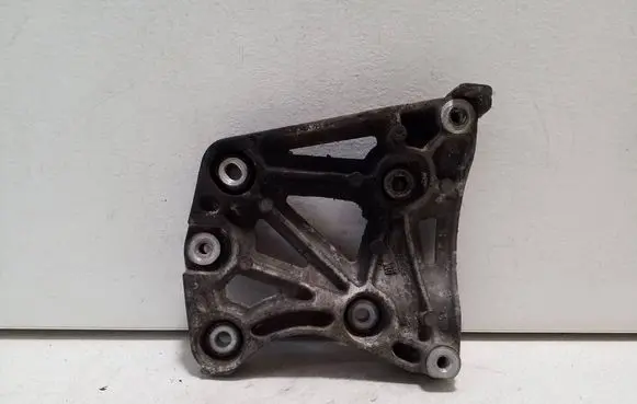 Chevrolet Orlando A/C compressor mount bracket 96868422