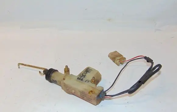Ford Escort Tailgate boot lock/latch motor 6758934 93AG432A98AA