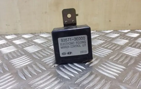 KIA Sorento Wing mirror control module 935713E000