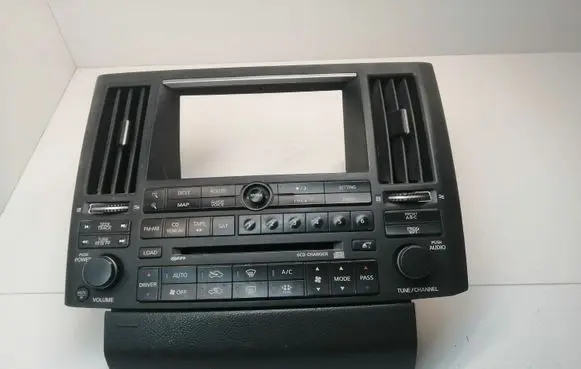 Nissan Qashqai+2 Radio/GPS head unit trim 68260CG001