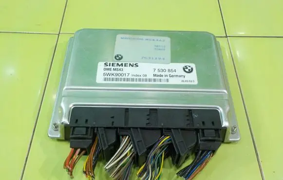 BMW X5 E53 Engine control unit/module 5WK90017