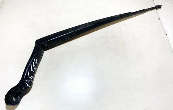 Honda CR-V Front wiper blade arm