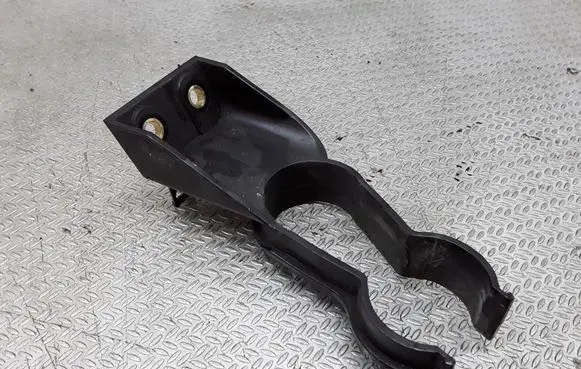 Renault Laguna II Intercooler pipe mounting bracket 30620509
