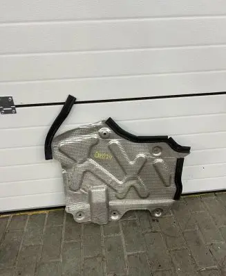 Mercedes-Benz Vito Viano W447 Heat shield in engine bay A4476807503 D8079