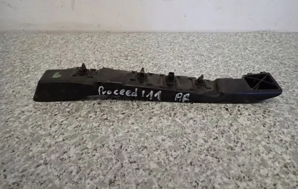 KIA Pro Cee'd I Front bumper mounting bracket 