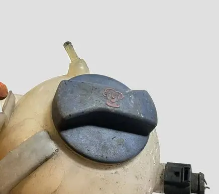 Volkswagen Touran I Coolant expansion tank/reservoir 1K0121407A