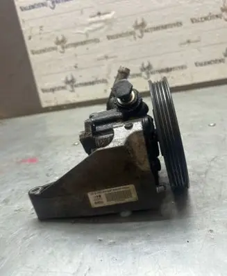 BMW 1 E81 E87 Power steering pump 7692974546 6768155028