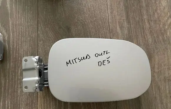 Mitsubishi Outlander Fuel tank cap