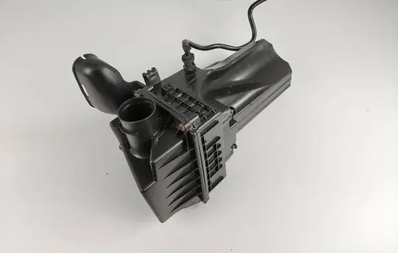 Ford Fiesta Air filter box 8V219600BF