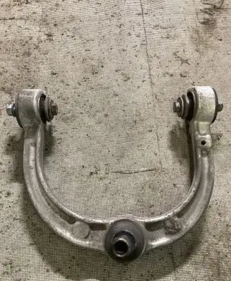 Mercedes-Benz ML W164 Front upper control arm/wishbone 