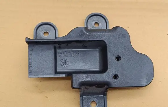 Tesla Model S Other rear door trim element 100840400C