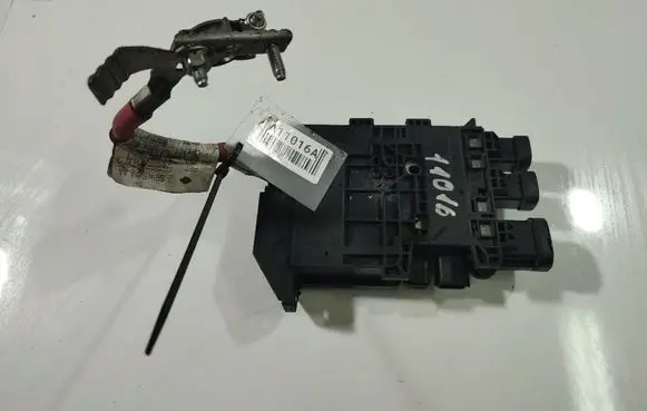 Renault Fluence Fuse box set 243800010R