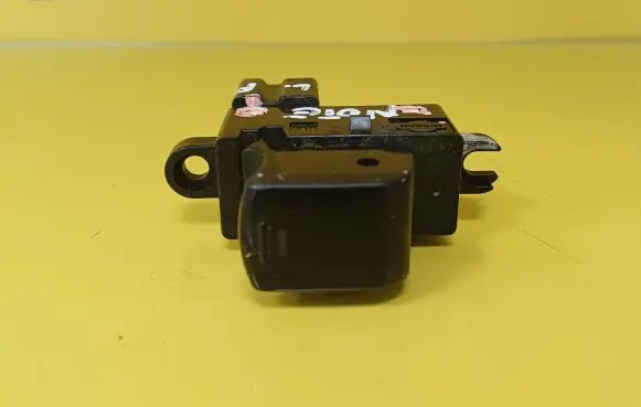 Nissan Note (E11) Electric window control switch 25411EA003