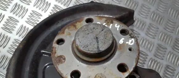 Skoda Octavia Mk2 (1Z) Rear wheel hub