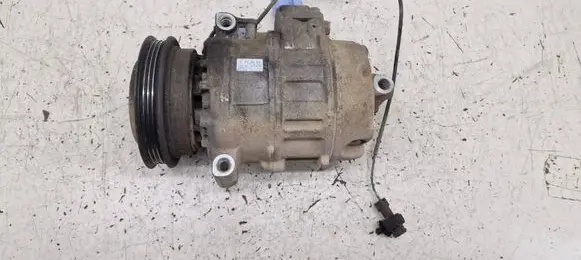 Volkswagen PASSAT B5.5 Air conditioning (A/C) compressor (pump) 8D0260808