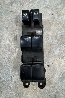 Subaru Legacy Electric window control switch 157525