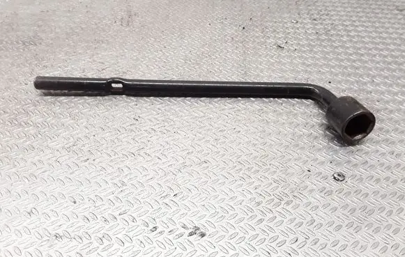 KIA Sorento Wheel nut wrench 
