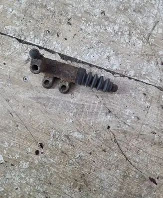 Mazda CX-7 Clutch slave cylinder 