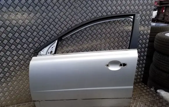 Volvo XC70 Front door