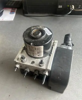 Opel Combo D ABS Pump 51924795 28570100103 1164A15E41