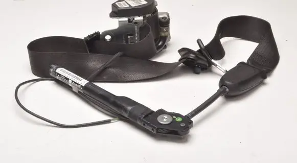 Chevrolet Cruze Front seatbelt 616702200A