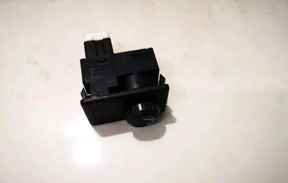 Nissan Almera Tino Wing mirror switch