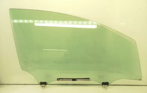 Toyota Auris 150 Front door window glass four-door 