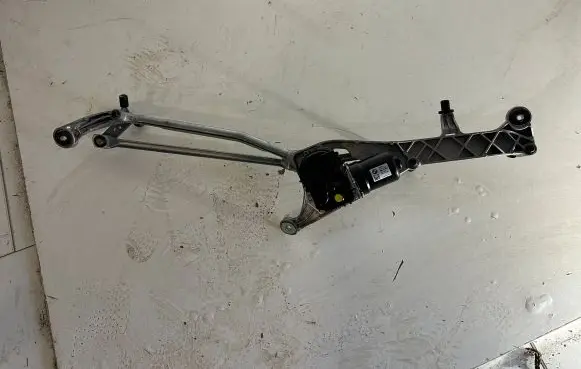 BMW iX Front wiper linkage and motor
