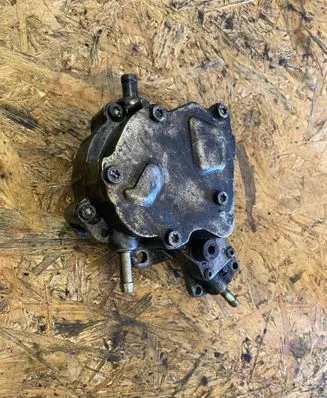 Audi A6 S6 C5 4B Fuel injection high pressure pump 038145209A