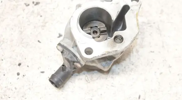 Renault Trafic II (X83) Vacuum pump 8200327252