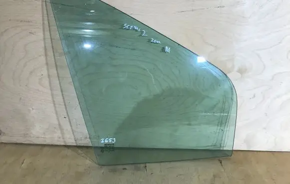 Renault Scenic I Front door vent window glass four-door 