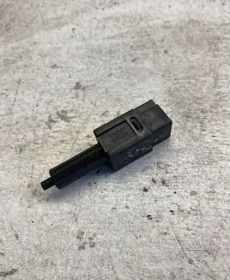 Nissan X-Trail T30 Brake pedal sensor switch