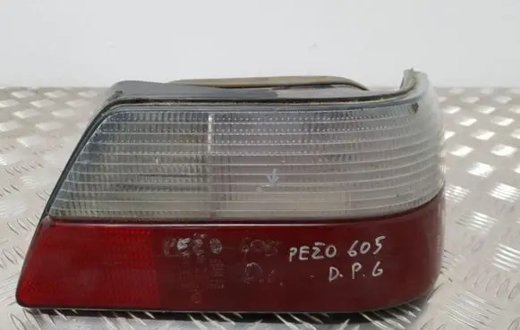 Peugeot 605 Rear/tail lights 88024