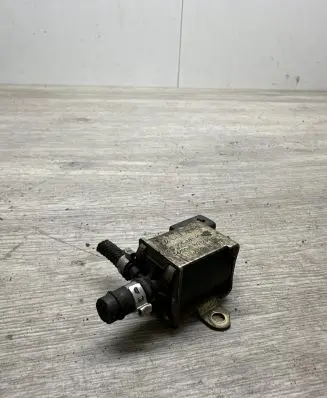 Audi A6 S6 C5 4B Vacuum valve 72161000 026906283H 00T236