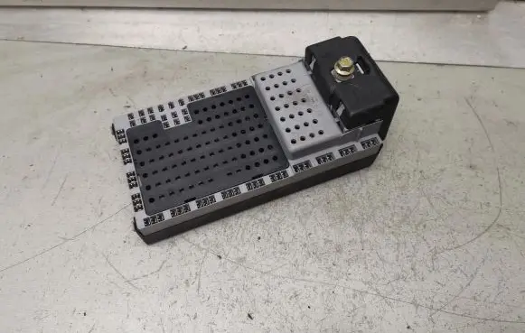 Volvo V70 Fuse module 8645541
