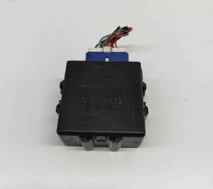 Toyota Hilux (AN10, AN20, AN30) Light module LCM 0617004240 8281071020