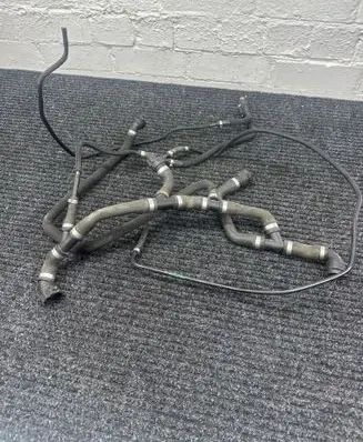 Engine coolant pipe/hose
