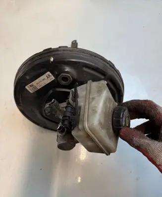 Opel Astra H Brake booster 13216085
