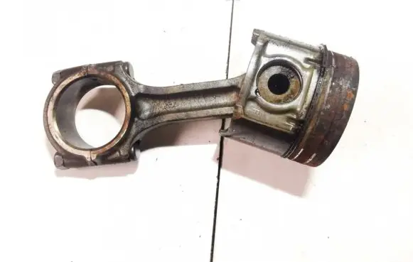 KIA Carnival Piston with connecting rod