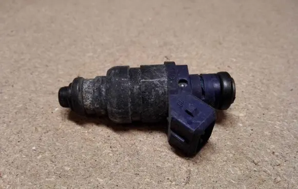 Audi A6 S6 C5 4B Fuel injector 078133551L