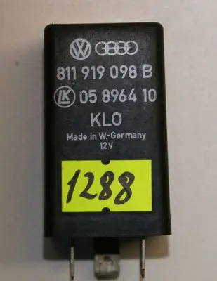 Volkswagen PASSAT B3 Other relay 811919098B