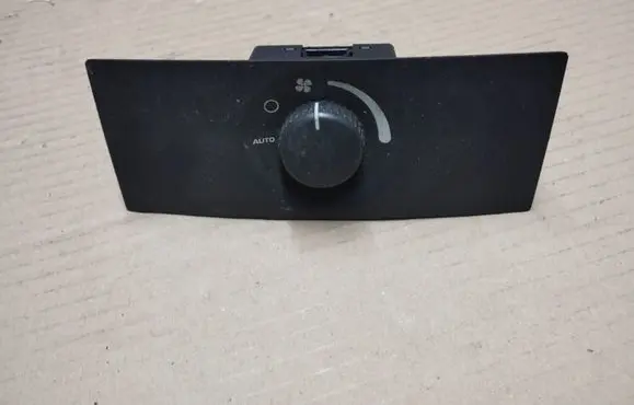 Chrysler Pacifica Climate control unit 0UB52TRMAC