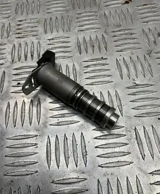 BMW 7 F01 F02 F03 F04 Camshaft vanos timing valve 8605123 11368605123
