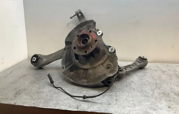 BMW 5 F10 F11 Front wheel hub spindle knuckle 6777751
