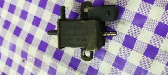 Volkswagen New Beetle Turbo solenoid valve 028906263