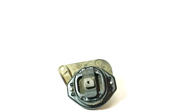 BMW 7 E65 E66 Engine mount bracket 22116771917 6771917 2211677191702