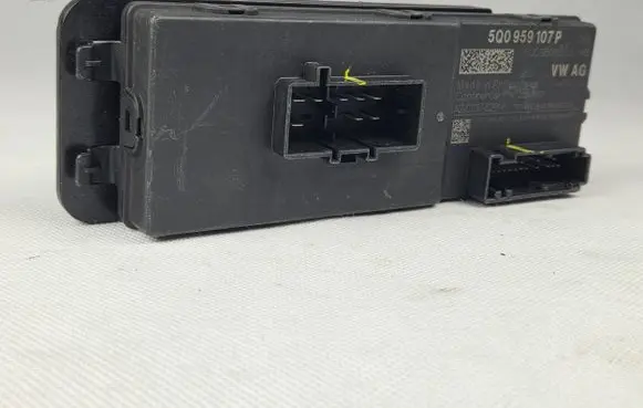 Skoda Superb B8 (3V) Tailgate/trunk control unit/module 5Q0959107J 5Q0959107P A2C73762916