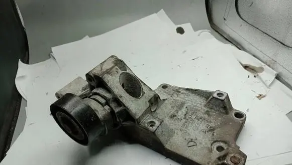 Volkswagen Touran I Generator/alternator bracket 038903143AG
